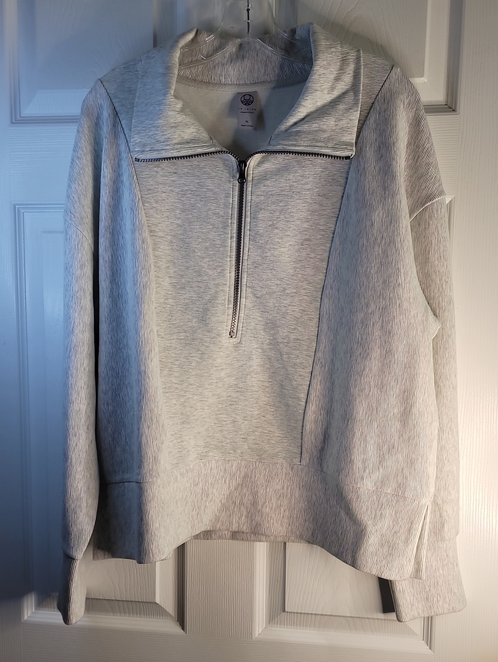 Te Verde Light Gray Half-Zip Pullover Sweatshirt